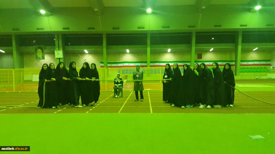 برنامه های اجراشده درروزسوم ازهفته تربیت بدنی (مسابقه والیبال وطناب کشی ) 2