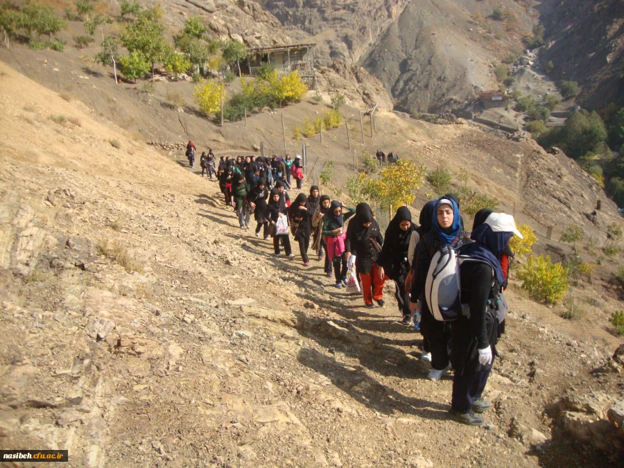 آخرین روز از هفته تربیت بدنی با اردوی کوهنوردی به پایان رسید 4