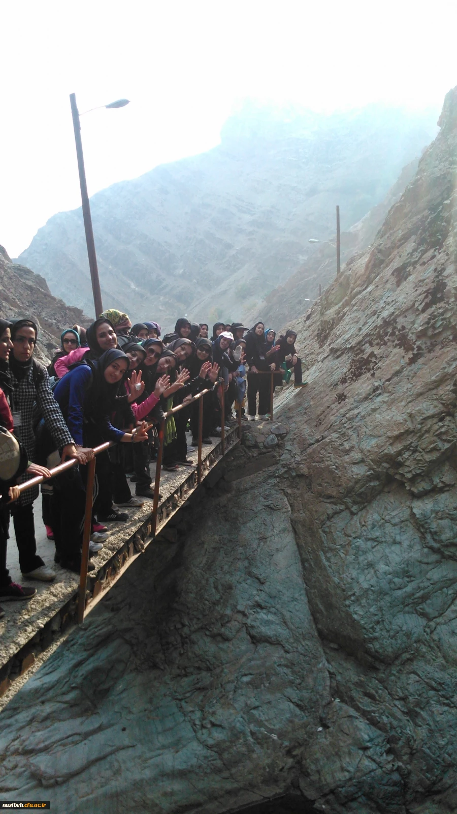 آخرین روز از هفته تربیت بدنی با اردوی کوهنوردی به پایان رسید 7