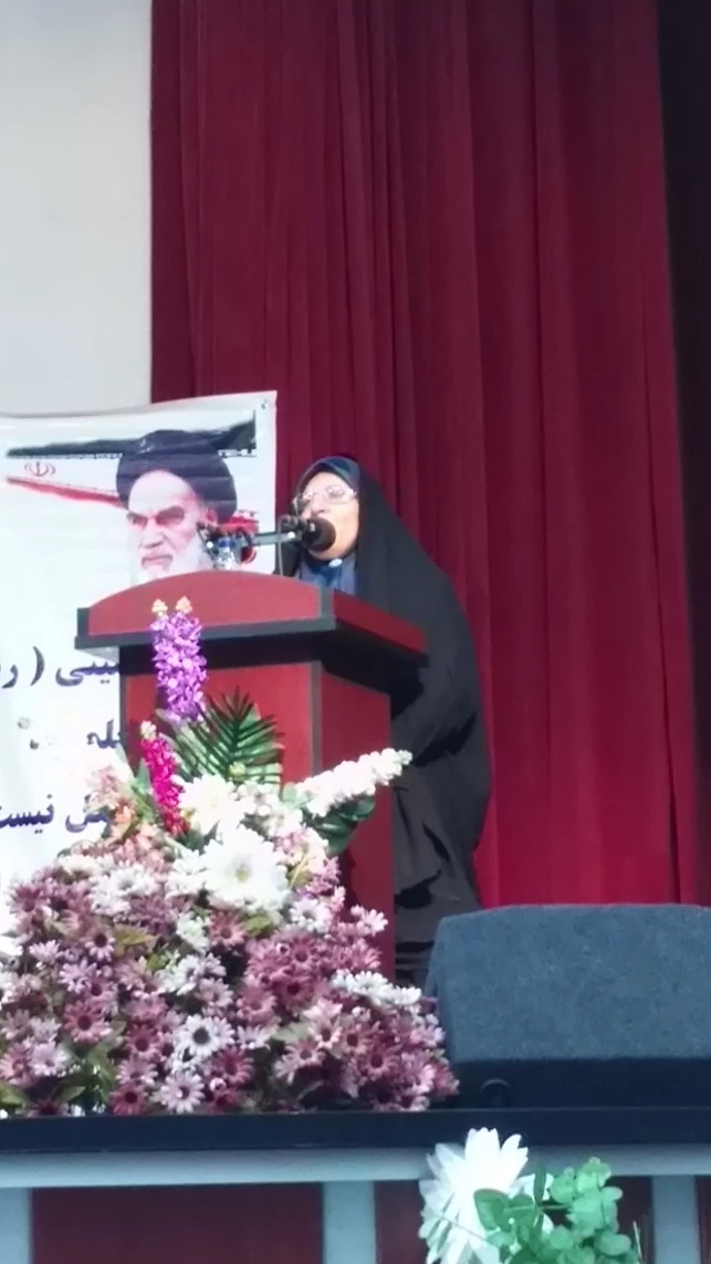 برگزاری مراسم بزرگداشت هفته آموزش    4