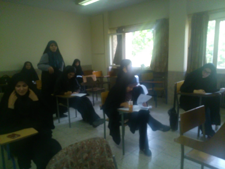 برگزاری مسابقه علمی درپردیس نسیبه  6