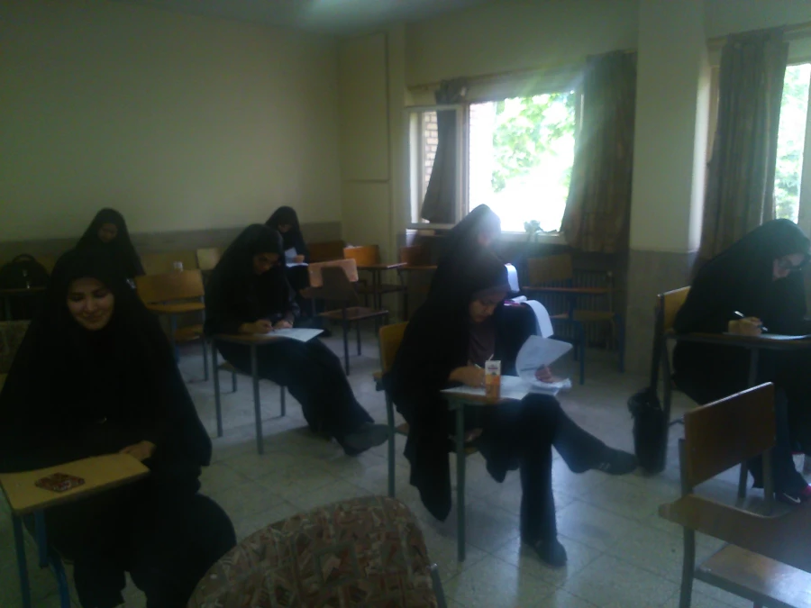 برگزاری مسابقه علمی درپردیس نسیبه  5