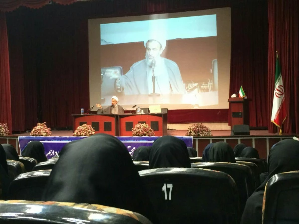 برگزاری مراسم روزجوان باحضوراستاد پناهیان 2