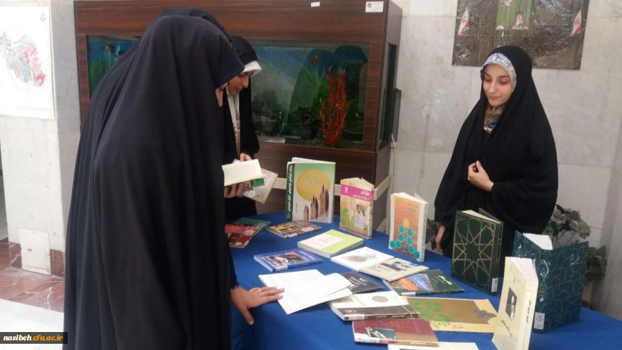 برگزاری نمایشگاه به مناسبت برگزاری بیست وهفتمین سالگرد ارتحال امام خمینی (ره) 2