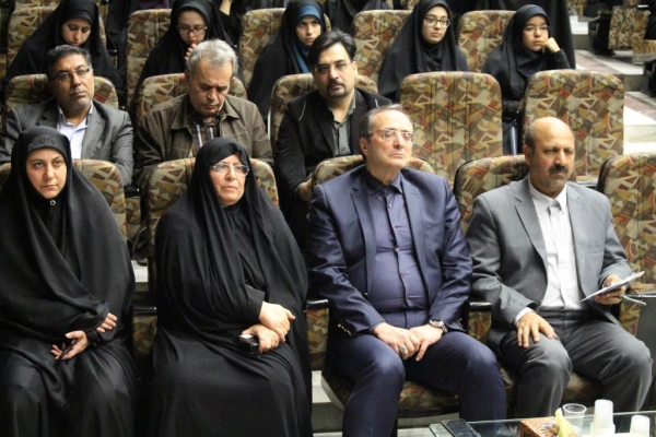 دکتر مهر محمدی در جمع دانشجویان پردیس نسیبه تهران :

ارتقاء کیفیت آموزشی با توسعه صلاحیت های علمی و حرفه ای معلمان امکان پذیر است 6