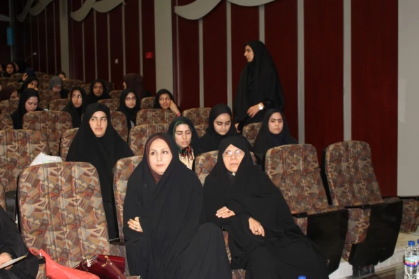 دکتر مهر محمدی در جمع دانشجویان پردیس نسیبه تهران :

ارتقاء کیفیت آموزشی با توسعه صلاحیت های علمی و حرفه ای معلمان امکان پذیر است 9