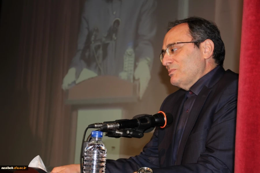 دکتر مهر محمدی در جمع دانشجویان پردیس نسیبه تهران :

ارتقاء کیفیت آموزشی با توسعه صلاحیت های علمی و حرفه ای معلمان امکان پذیر است 15