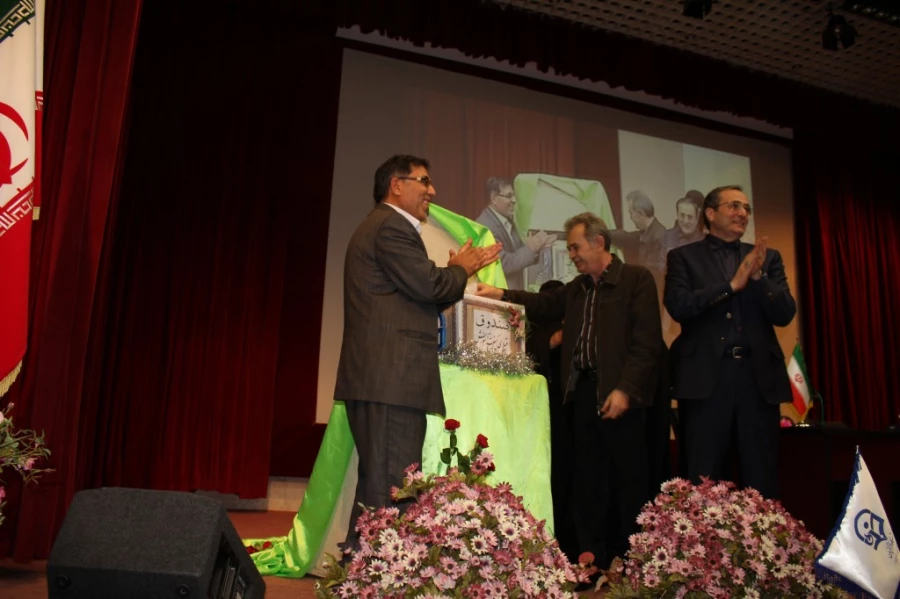 دکتر مهر محمدی در جمع دانشجویان پردیس نسیبه تهران :

ارتقاء کیفیت آموزشی با توسعه صلاحیت های علمی و حرفه ای معلمان امکان پذیر است 17