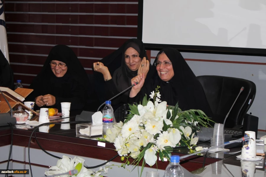 در نخستین جلسله شورای اداری نسیبه تهران

مراسم تجلیل از بازنشستگان پردیس نسیبه تهران برگزار شد. 2