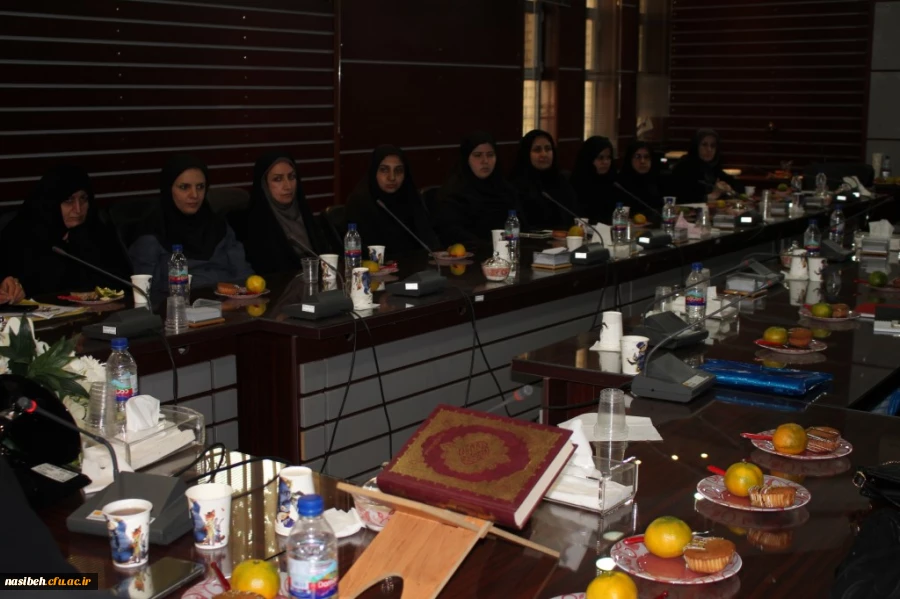 در نخستین جلسله شورای اداری نسیبه تهران

مراسم تجلیل از بازنشستگان پردیس نسیبه تهران برگزار شد. 12