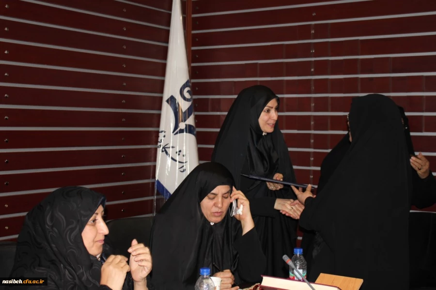 در نخستین جلسله شورای اداری نسیبه تهران

مراسم تجلیل از بازنشستگان پردیس نسیبه تهران برگزار شد. 14