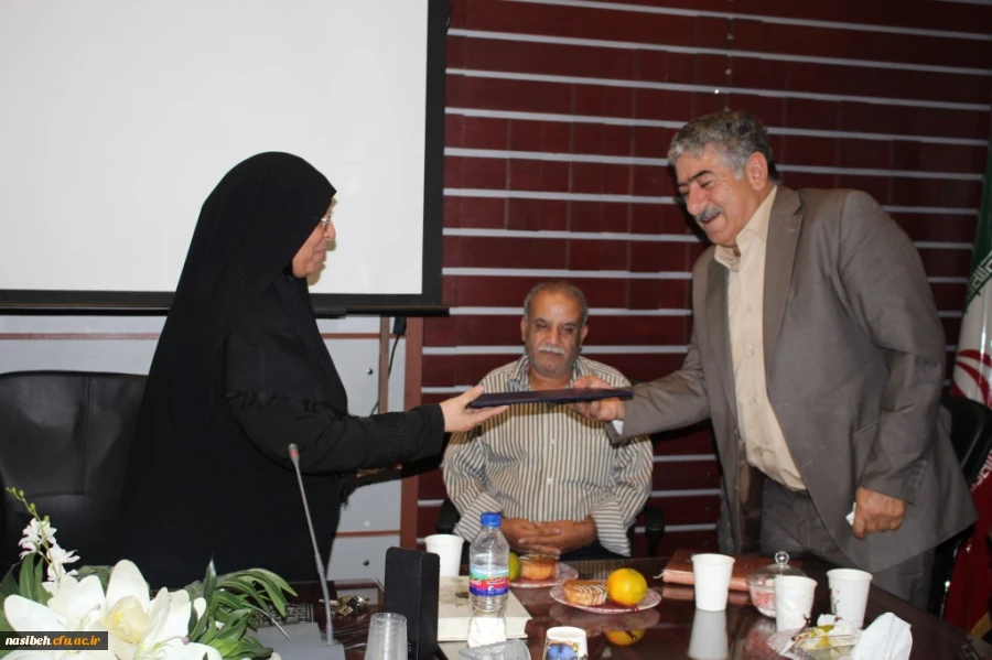 در نخستین جلسله شورای اداری نسیبه تهران

مراسم تجلیل از بازنشستگان پردیس نسیبه تهران برگزار شد. 16