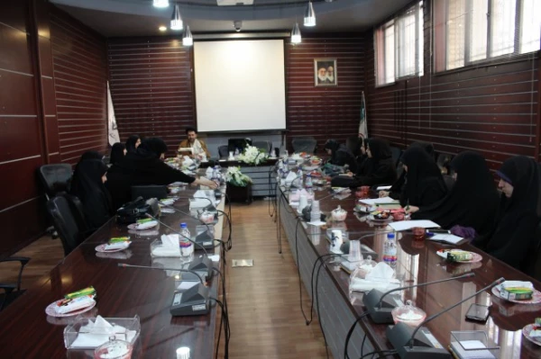 نخستین جلسه کمیته فرهنگی و اجتماعی

سال تحصیلی جدید در سالن کنفرانس  پردیس نسیبه تهران  برگزار شد 2