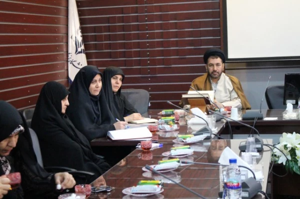 نخستین جلسه کمیته فرهنگی و اجتماعی

سال تحصیلی جدید در سالن کنفرانس  پردیس نسیبه تهران  برگزار شد 3