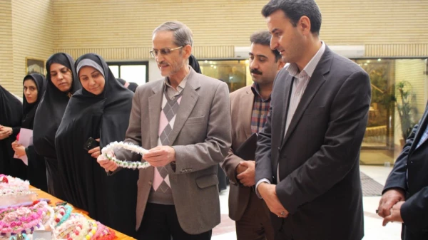 بازدید دکتر سبحانی مدیریت پردیس های استان تهران:

از روند برگزاری نمایشگاه صنایع دستی دانشجویان نسیبه به مناسبت 16 آذر به روایت تصویر 6