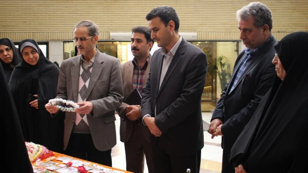 بازدید دکتر سبحانی مدیریت پردیس های استان تهران:

از روند برگزاری نمایشگاه صنایع دستی دانشجویان نسیبه به مناسبت 16 آذر به روایت تصویر 7