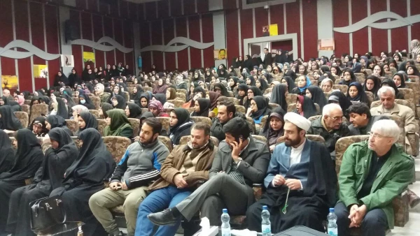 گرامیداشت 9دی «روز بصیرت و میثاق امت با ولایت»،

به همت پردیس نسیبه تهران و معاونت اجتماعی، فرهنگی شهرداری تهران برگزار شد. 8