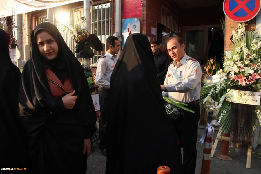 حضور مسئولین و جمعی از دانشجویان پردیس نسیبه

در پی حادثه پلاسکو و ابراز همدری با ایستگاه 77آتش نشانی شهید خورشید فر 8