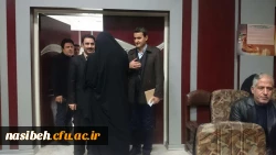 ثبت نام دانشجویان ورودی جدید متمرکز در سال تحصیلی 96-95 انجام شد. 3