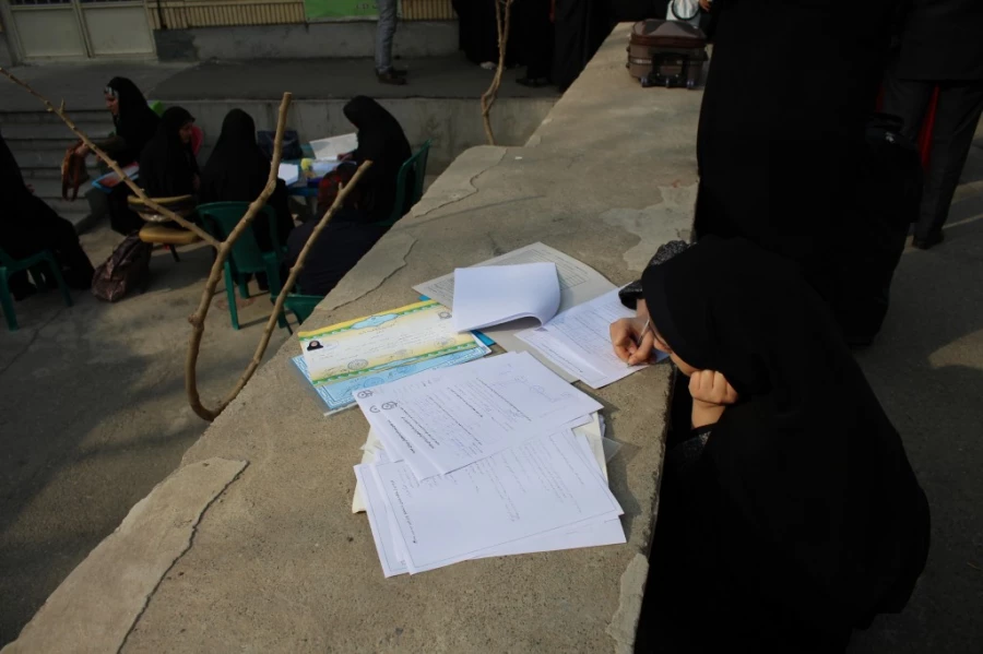 ثبت نام دانشجویان ورودی جدید متمرکز در سال تحصیلی 96-95 انجام شد. 9