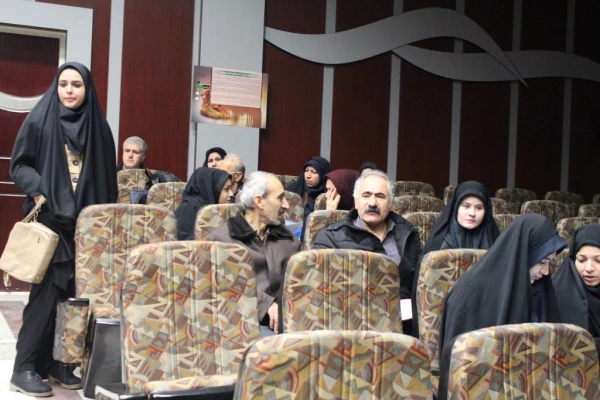 ثبت نام دانشجویان ورودی جدید متمرکز در سال تحصیلی 96-95 انجام شد. 16