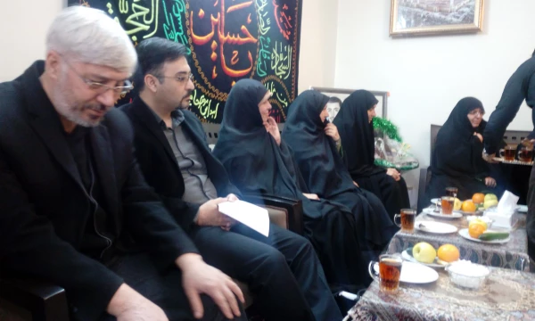 خدمت به مردم و پیشرفت کشور ادامه راه شهداست

دیدار دکتر باغستانی با خانواده شهید آسمانی تازه تفحص یافته محسن جواهری کاشانی 8