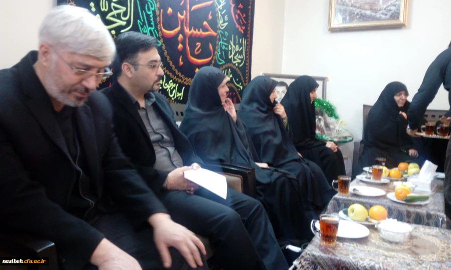 خدمت به مردم و پیشرفت کشور ادامه راه شهداست

دیدار دکتر باغستانی با خانواده شهید آسمانی تازه تفحص یافته محسن جواهری کاشانی 8