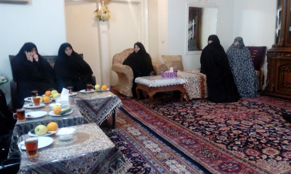 خدمت به مردم و پیشرفت کشور ادامه راه شهداست

دیدار دکتر باغستانی با خانواده شهید آسمانی تازه تفحص یافته محسن جواهری کاشانی 9