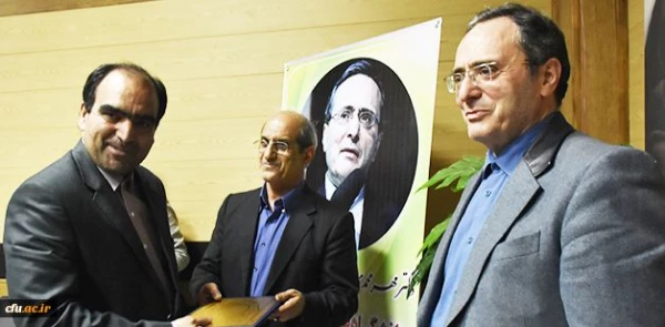 در اختتامیه نشست مدیران استانی در بوشهر انجام شد:

معرفی مدیران برتر استانی 2