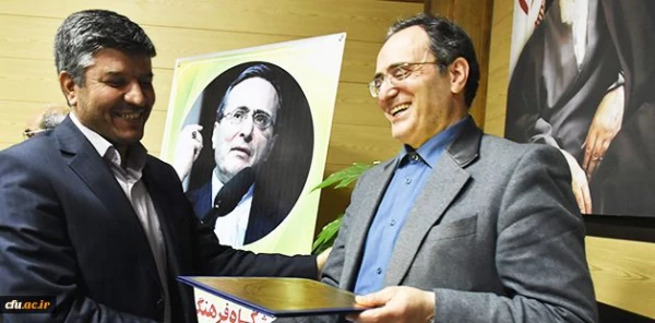 در اختتامیه نشست مدیران استانی در بوشهر انجام شد:

معرفی مدیران برتر استانی 3