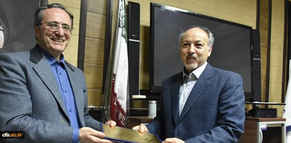 در اختتامیه نشست مدیران استانی در بوشهر انجام شد:

معرفی مدیران برتر استانی 6