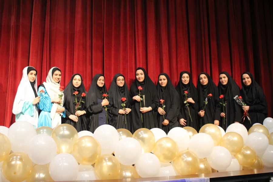 با حضورجهان آرا، معاون آموزش ابتدایی اداره کل آموزش و پرورش تهران:

جشن بزرگداشت  | مقام شامخ معلّم | در پردیس نسیبه تهران برگزار شد. 2