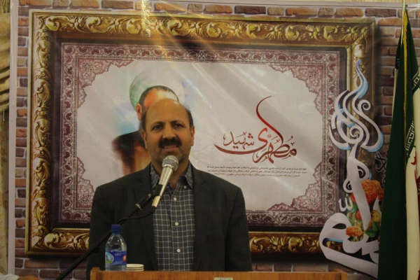 در مجتمع اردویی کشوری شهید باهنر کولکچال؛

مراسم بزرگداشت شهید مطهری و هفته معلم، آموزش پردیس نسیبه و مراکز تابعه تهران برگزار شد. 12