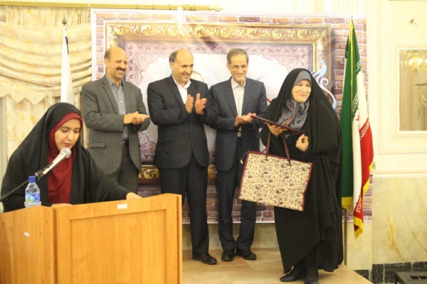 در مجتمع اردویی کشوری شهید باهنر کولکچال؛

مراسم بزرگداشت شهید مطهری و هفته معلم، آموزش پردیس نسیبه و مراکز تابعه تهران برگزار شد. 17