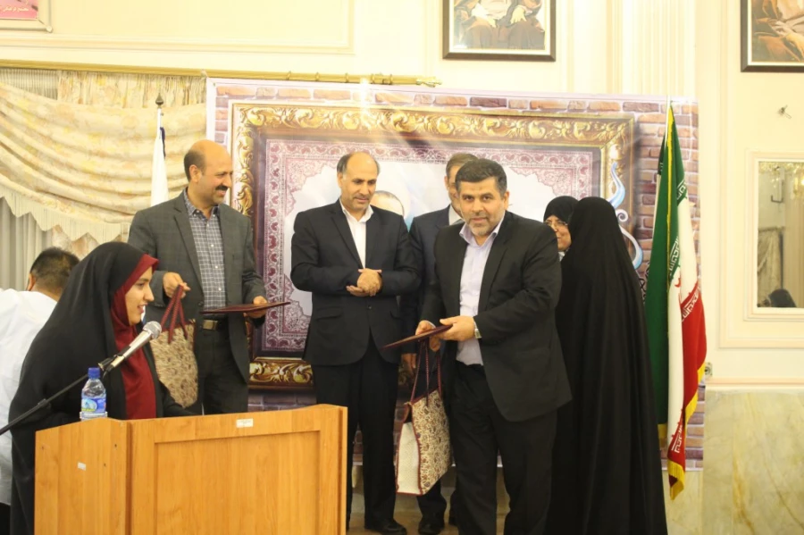 در مجتمع اردویی کشوری شهید باهنر کولکچال؛

مراسم بزرگداشت شهید مطهری و هفته معلم، آموزش پردیس نسیبه و مراکز تابعه تهران برگزار شد. 18