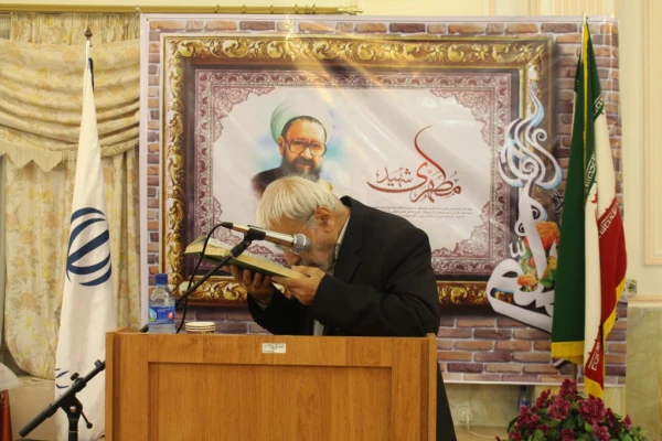 تقدیر و قدردانی از دکتر هزاوه ای

 در حاشیه بزرگداشت هفته معلم در اردوگاه کشوری شهید باهنر تهران 4