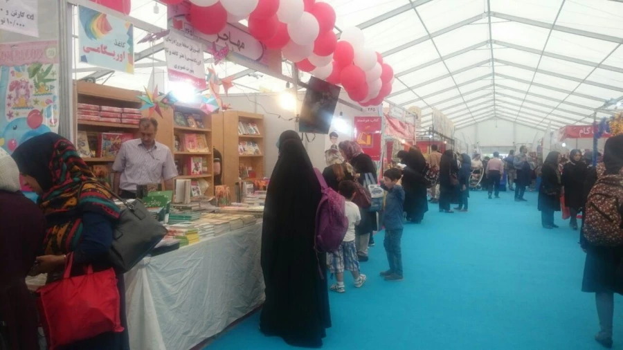 بازدید دانشجویان نسیبه تهران از نمایشگاه بین المللی کتاب تهران 6