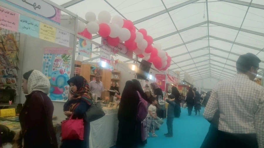 بازدید دانشجویان نسیبه تهران از نمایشگاه بین المللی کتاب تهران 8
