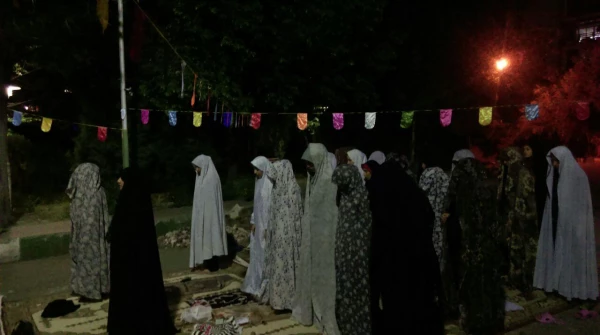 او نگاهش نگران من و توست

جشن بزرگ میلاد حضرت مهدی (عج) در نسیبه برگزار گردید. 3