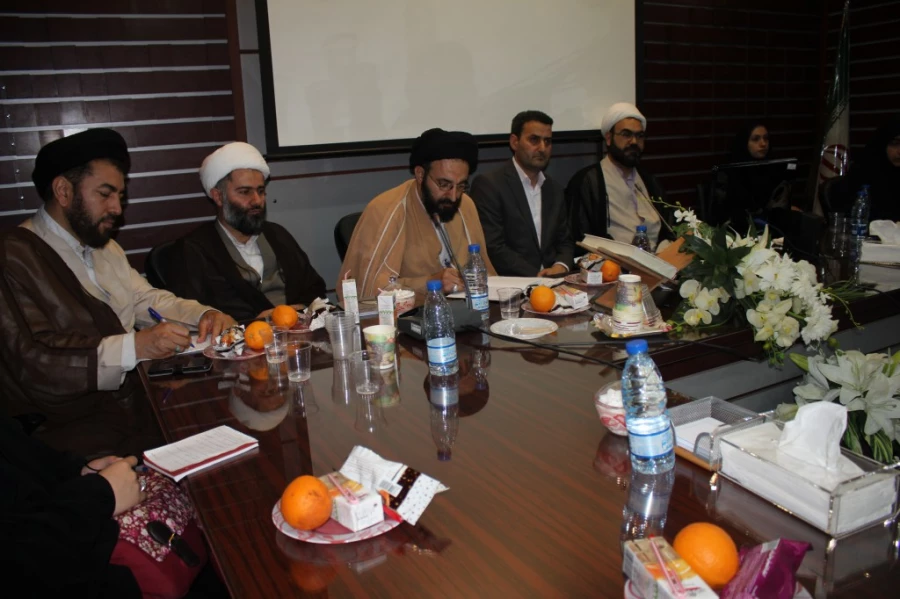 حجت الاسلام والمسلمین دادگر نماینده مقام معظم رهبری دانشگاه فرهنگیان :

نباید ولنگاری برخی مسئولین باعث زیر سؤال بردن دانشگاه فرهنگیان شود. 4