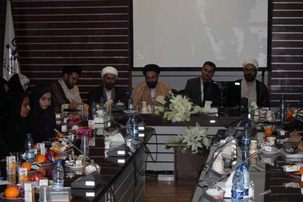 حجت الاسلام والمسلمین دادگر نماینده مقام معظم رهبری دانشگاه فرهنگیان :

نباید ولنگاری برخی مسئولین باعث زیر سؤال بردن دانشگاه فرهنگیان شود. 5