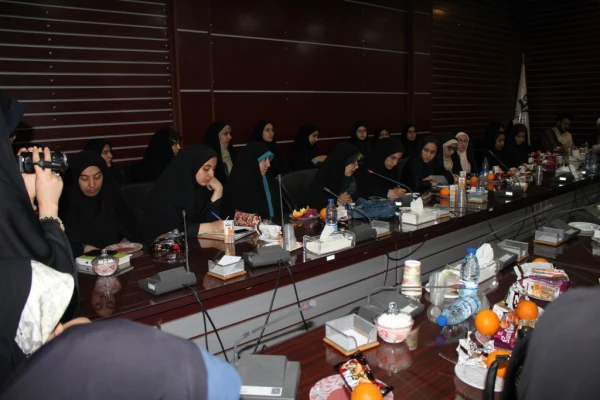 حجت الاسلام والمسلمین دادگر نماینده مقام معظم رهبری دانشگاه فرهنگیان :

نباید ولنگاری برخی مسئولین باعث زیر سؤال بردن دانشگاه فرهنگیان شود. 15