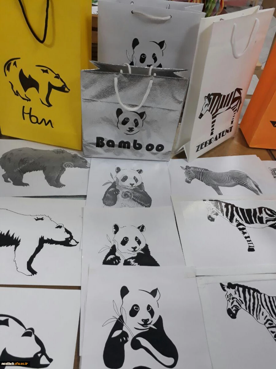 گرافیک در معنای لغت بمعنی ترسیم و نگارش است

برگزاری نمایشگاه  آفرینش های هنری دانشجویان استاد خوشبختی  در کتابخانه پردیس نسیبه تهران 2