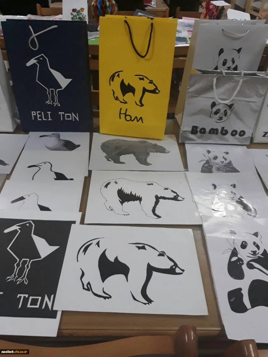 گرافیک در معنای لغت بمعنی ترسیم و نگارش است

برگزاری نمایشگاه  آفرینش های هنری دانشجویان استاد خوشبختی  در کتابخانه پردیس نسیبه تهران 5