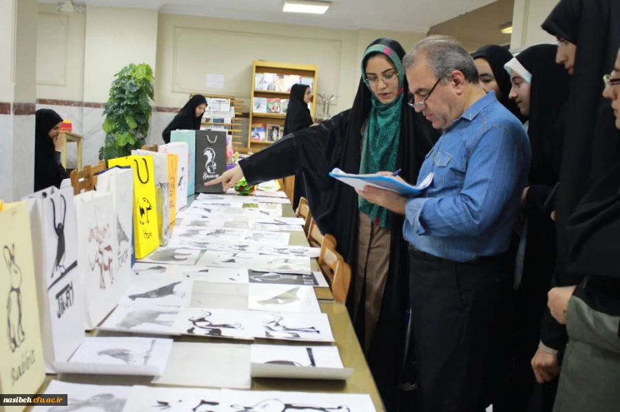 در کتابخانه پردیس نسیبه تهران برگزارشد

برگزاری نمایشگاه  آفرینش های هنری دانشجویان استاد خوشبختی 5