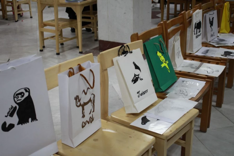 در کتابخانه پردیس نسیبه تهران برگزارشد

برگزاری نمایشگاه  آفرینش های هنری دانشجویان استاد خوشبختی 3