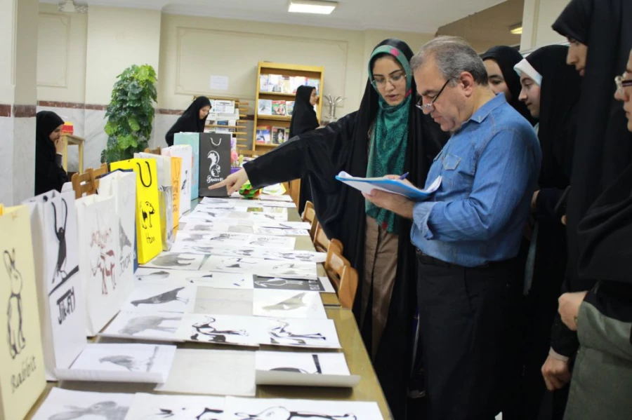 در کتابخانه پردیس نسیبه تهران برگزارشد

برگزاری نمایشگاه  آفرینش های هنری دانشجویان استاد خوشبختی 6