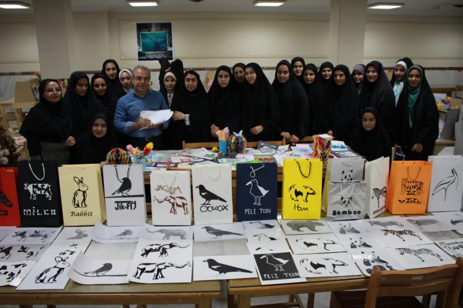 در کتابخانه پردیس نسیبه تهران برگزارشد

برگزاری نمایشگاه  آفرینش های هنری دانشجویان استاد خوشبختی 7