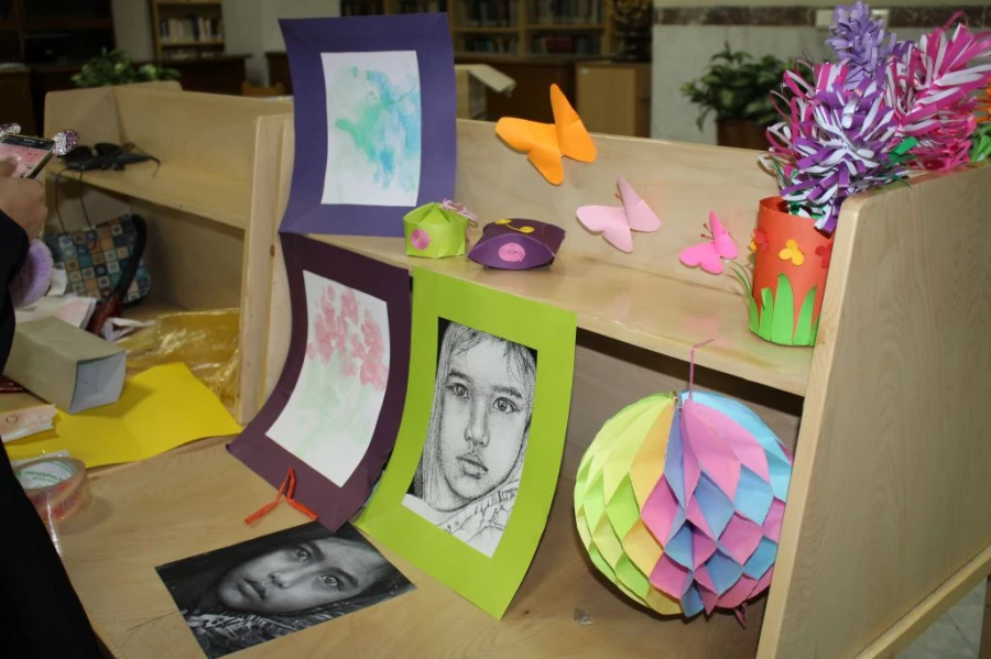 در کتابخانه پردیس نسیبه تهران برگزارشد

برگزاری نمایشگاه  آفرینش های هنری دانشجویان استاد خوشبختی 13