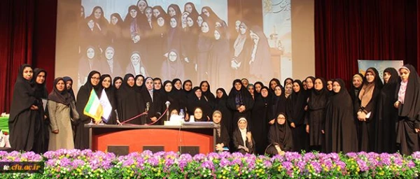 معاون امور زنان و خانواده ریاست جمهوری در مراسم دهه کرامت در پردیس نسیبه تهران تاکید کرد:
ضرورت تبیین فرهنگ رضوی و شناسایی و ترویج آن
 2